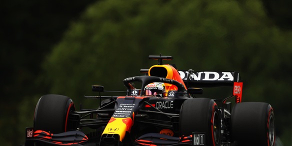 F1, prove libere 1 Gp Austria: Verstappen in testa, seguono Leclerc e Sainz