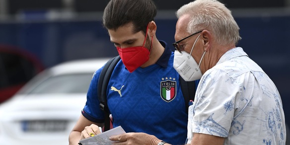 F1, Giovinazzi in Austria con la maglia dell'Italia: "Se non è amore questo"