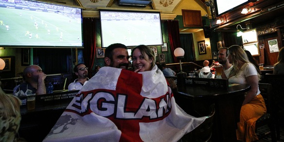 Europei, 52 tifosi inglesi bloccati dai controlli e daspo di 5 anni per altri tre