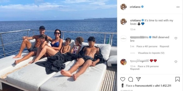 Juve, Ronaldo si riposa dopo gli Europei: "Sto con i miei amori"