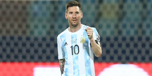 "Psg e Manchester City preparano l'assalto a Messi"