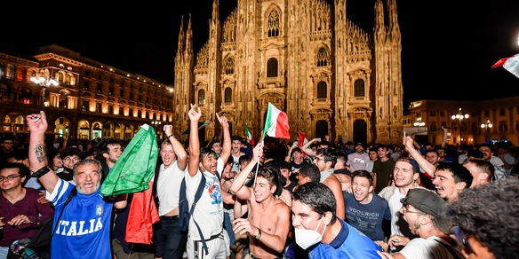 Europei, Pregliasco: "Preoccupato per feste. Comprensibili, ma sono un rischio"