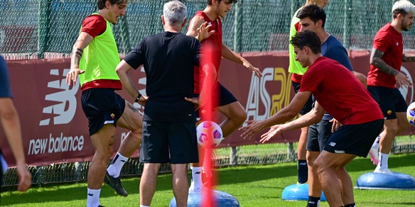 Roma, Mourinho mette tutti in riga: allenamenti duri, subito carichi di lavoro