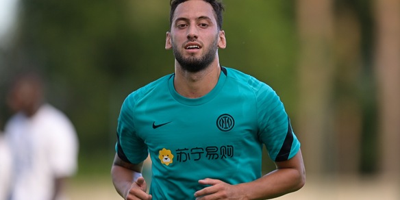 Inter, Calhanoglu è carico: "Non vedo l'ora di giocare per Inzaghi"