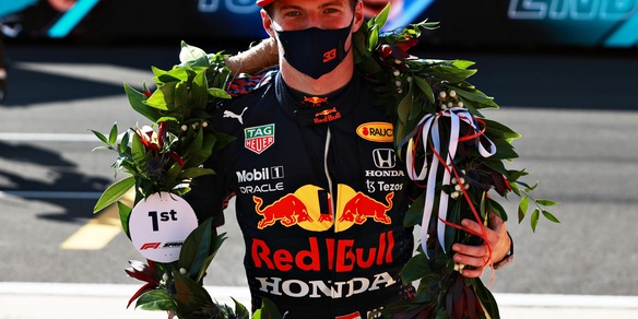 F1, Verstappen in pole a Silverstone: "Ci siamo spinti al limite con Hamilton"