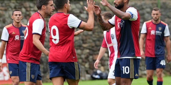 Cagliari-Real Vicenza 16-1, Simeone show: poker