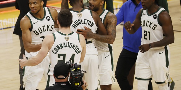 Nba, Milwaukee batte Phoenix 123-119: il titolo è ad un passo