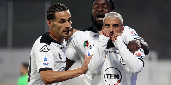 Spezia, un mese di stop per Leo Sena