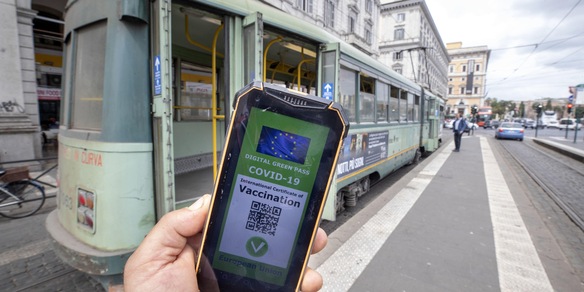 Green Pass in Italia: obbligatorio per viaggi, ristoranti, sport