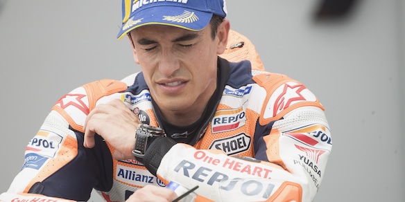 MotoGp: all'asta le saponette della vittoria di Marquez al Sachsenring