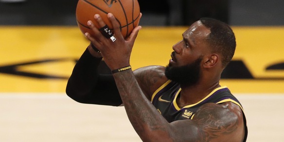 LeBron James diventa mister miliardo grazie a Space Jam