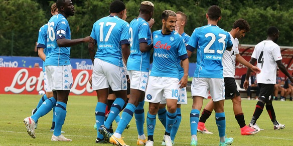 Il Napoli batte la Pro Vercelli con Osimhen. Ma c’è ansia per Demme