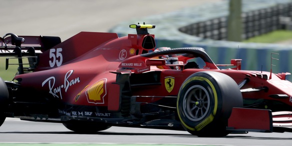 Ferrari, rotto il coprifuoco per cambiare il motore di Carlos Sainz