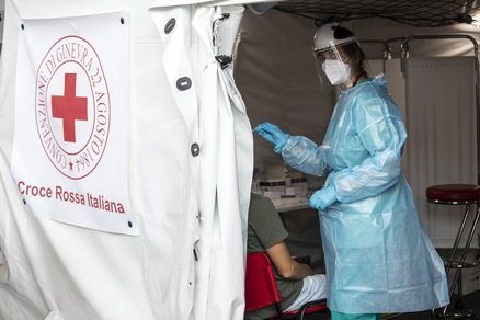 Coronavirus, il bollettino: 6.513 nuovi casi e 16 morti
