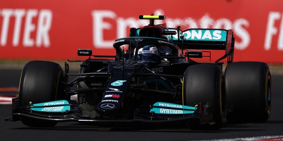 F1, Gp Ungheria: incidente in partenza, fuori Bottas, Leclerc, Perez e Stroll