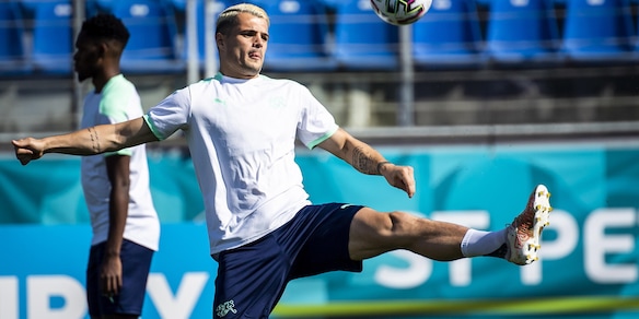 Arsenal, Xhaka gioca l'amichevole e segna. La Roma osserva e non rilancia