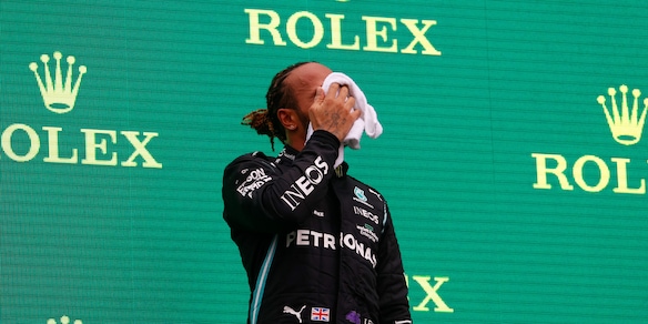 F1, Hamilton in difficoltà: "Penso che gli effetti del Covid siano persistenti"