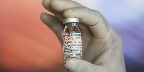 Covid, vaccini: per l'Oms doppia dose di AstraZeneca meno efficace del mix