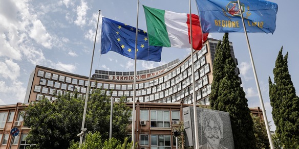 Regione Lazio, attacco hacker dall'estero: bloccate tutte le attività