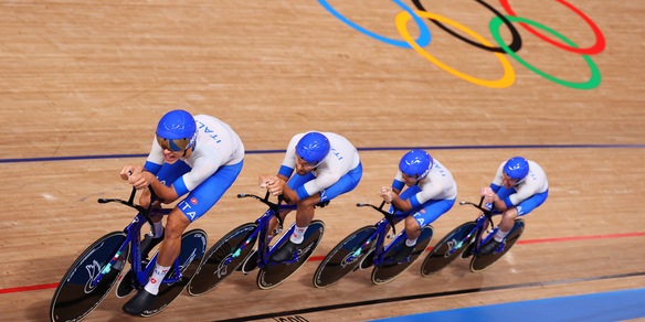 Inseguimento a squadre, Italia in finale con record del mondo