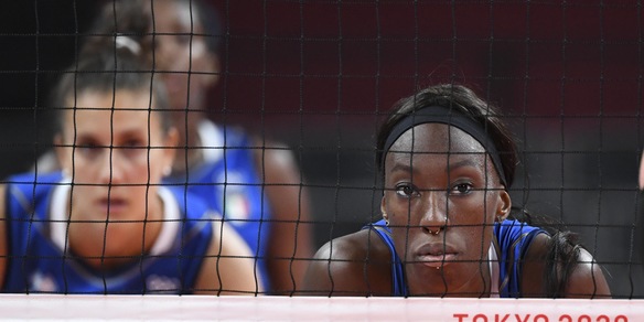 Olimpiadi Volley, la Serbia prende a pallate l'Italia: Egonu eliminata