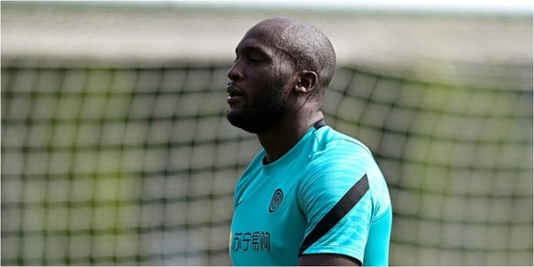 Inter, lo striscione dei tifosi contro la società: "Le promesse vanno mantenute"