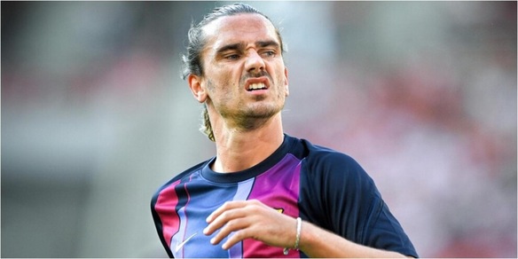 Barcellona, tifosi furiosi con Griezmann: "Messi se ne va per colpa tua!"