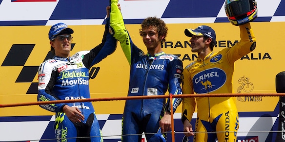 Max Biaggi saluta Valentino Rossi: "Mai stati amici. Ora rideremo insieme"