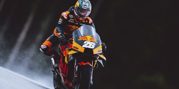 MotoGp, Gp Stiria: incidente Pedrosa-Savadori, moto in fiamme