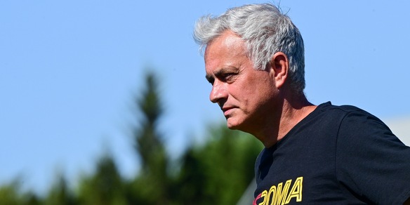 Roma, i tifosi: "Via Dzeko? Serve un nome top. Mou ha bisogno di un regalo"