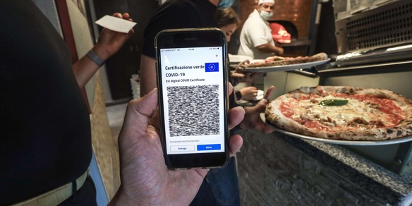 Green Pass, Lamorgese: "Titolari dei locali non potranno chiedere i documenti"