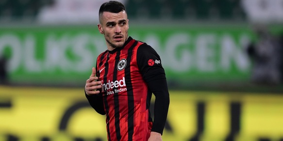 Lazio, i tifosi a Kostic: “Vieni!”. E i like di Milinkovic…