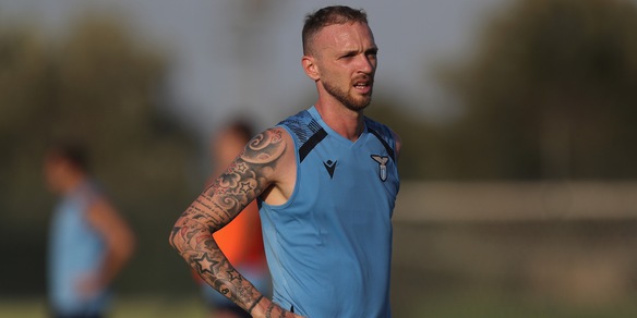 Lazio, testa al Milan: Sarri con il dubbio Lazzari