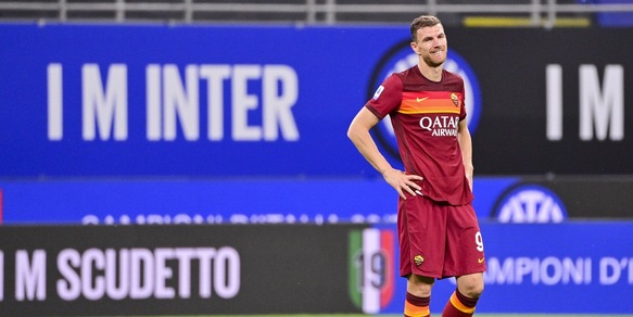 Inter, Dzeko corre da solo. Il caso stipendi con la Roma