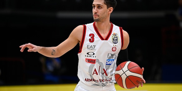 Olimpia Milano, Moretti ceduto in prestito a Pesaro