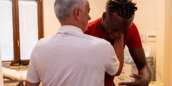 Abraham pazzo di Mourinho: “Ho imparato più con lui che in tutta la mia vita”