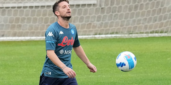 Verso Napoli-Venezia: Mertens lavora ancora a parte