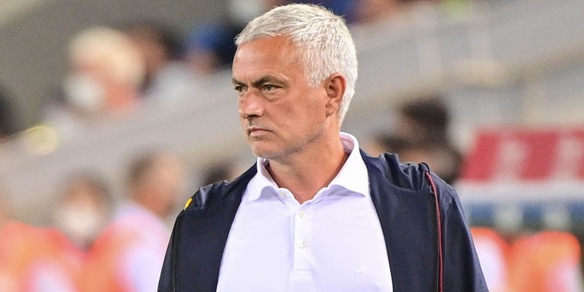 Mourinho: "La Roma è una squadra. Dal mercato mi manca qualcosa"