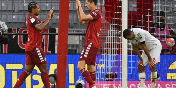 Lewandowski, poi il black out: la doppietta di Gnabry salva il Bayern