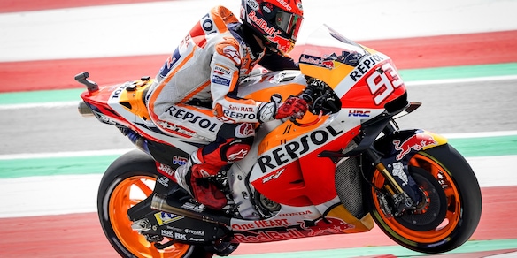 MotoGp, nelle prime libere di Silverstone Marquez davanti. Rossi fuori dalla top 10