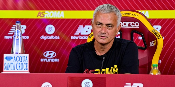 Mourinho: "Non è tempo di turnover. Pellegrini? Ne vorrei tre in campo"