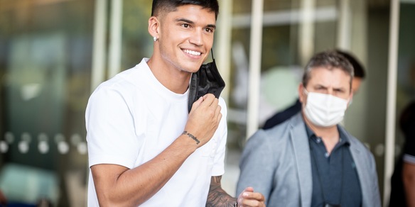 Inter, Correa è atterrato a Milano per le visite mediche e la firma