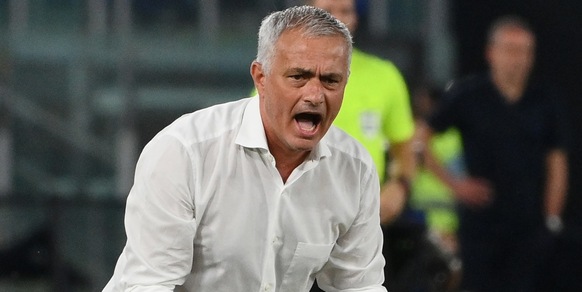 Il gesto di Mourinho che ha fatto impazzire i tifosi della Roma