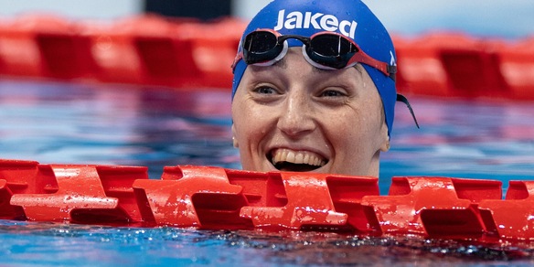 Paralimpiadi, Trimi è d'oro nei 50 dorso: "La magia dell'acqua mi ha spinto"