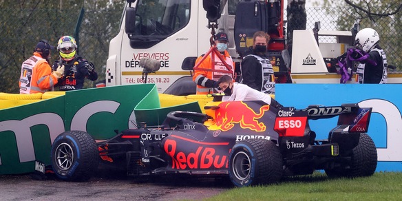 F1 Gp Belgio: Sergio Perez non parte, a muro prima della gara