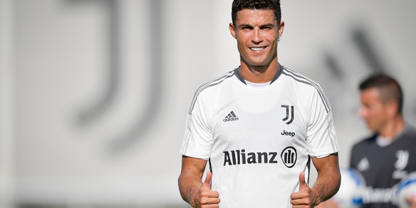 Ronaldo al Manchester United, è ufficiale: la Juve rivela le cifre