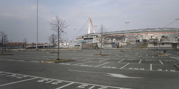 Juve, striscioni ultras contro la società fuori dall'Allianz