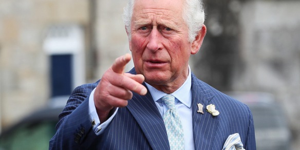 Principe Carlo, si dimette il capo valletto: nuovo scandalo a corte