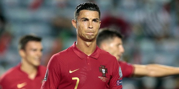 Cristiano Ronaldo, clamoroso sfogo: "In gabbia e senza privacy, essere me è noioso"