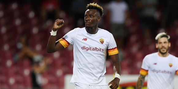 Abraham ama già Roma: un'immagine lo ha stregato